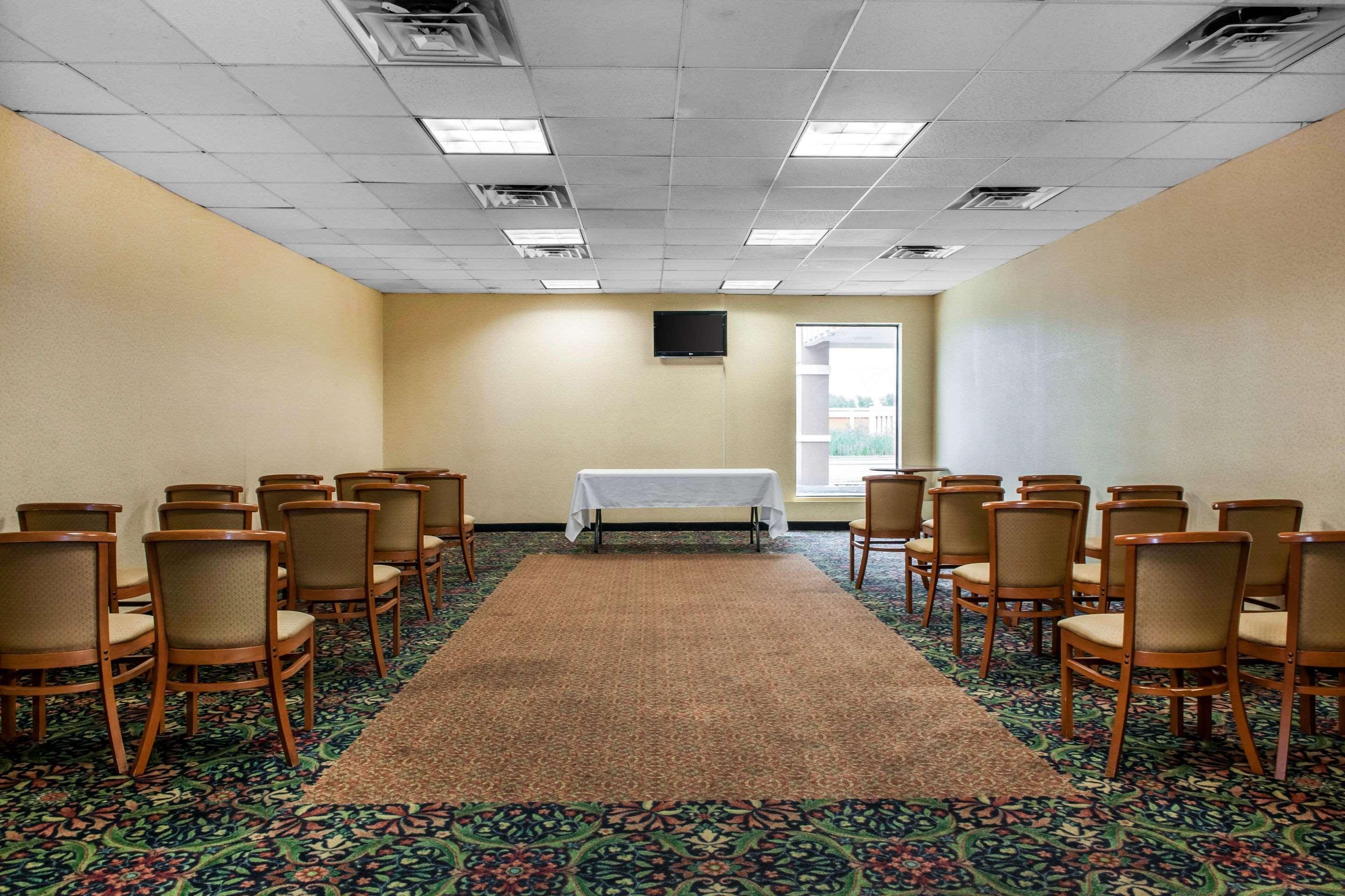 Days Inn And Suites By Wyndham Hammond, In Bagian luar foto