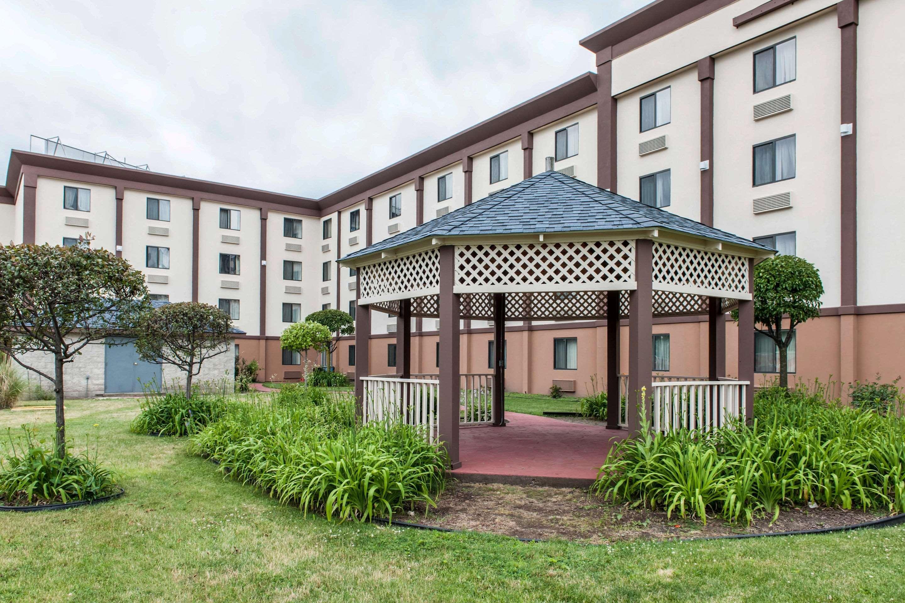 Days Inn And Suites By Wyndham Hammond, In Bagian luar foto