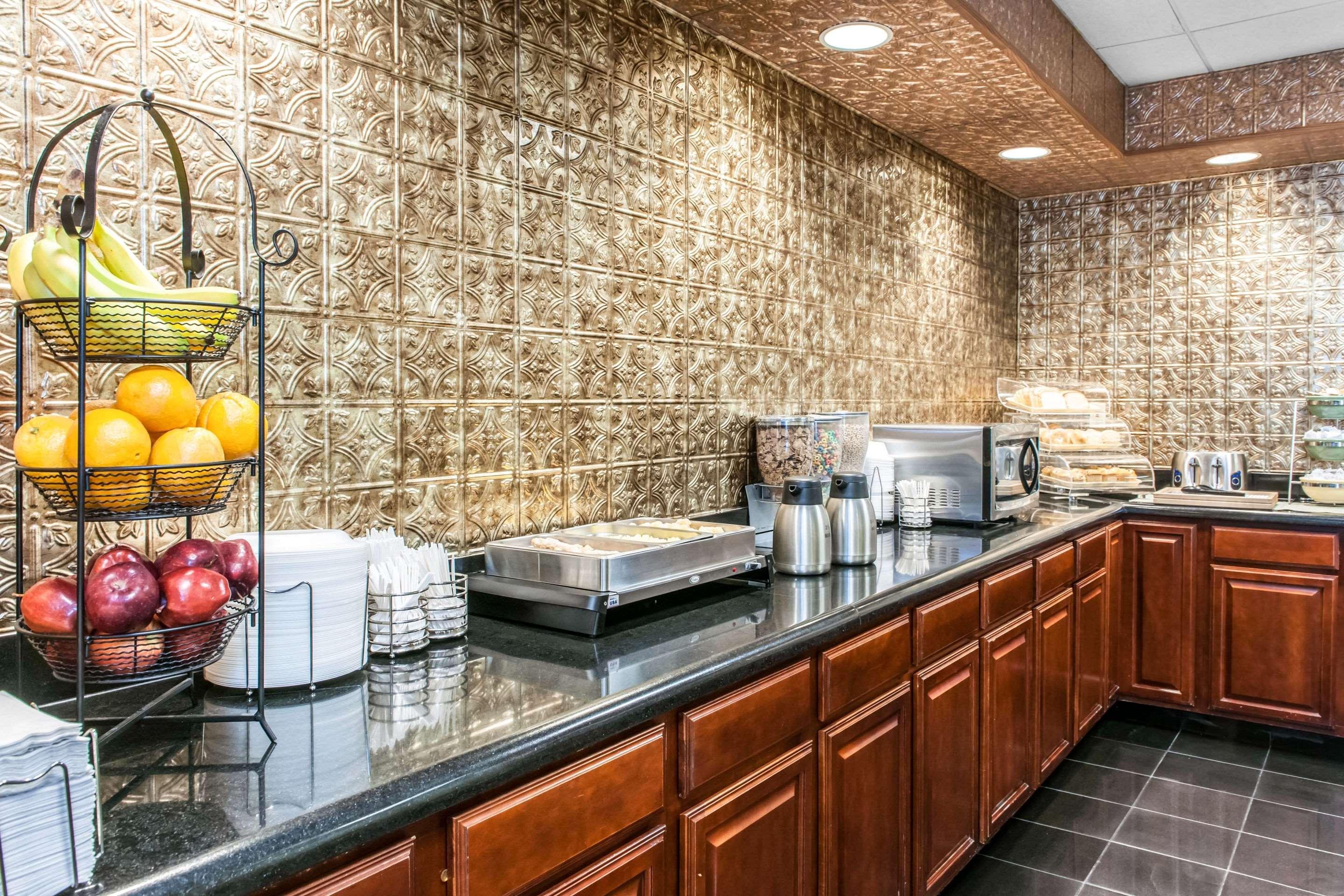 Days Inn And Suites By Wyndham Hammond, In Bagian luar foto