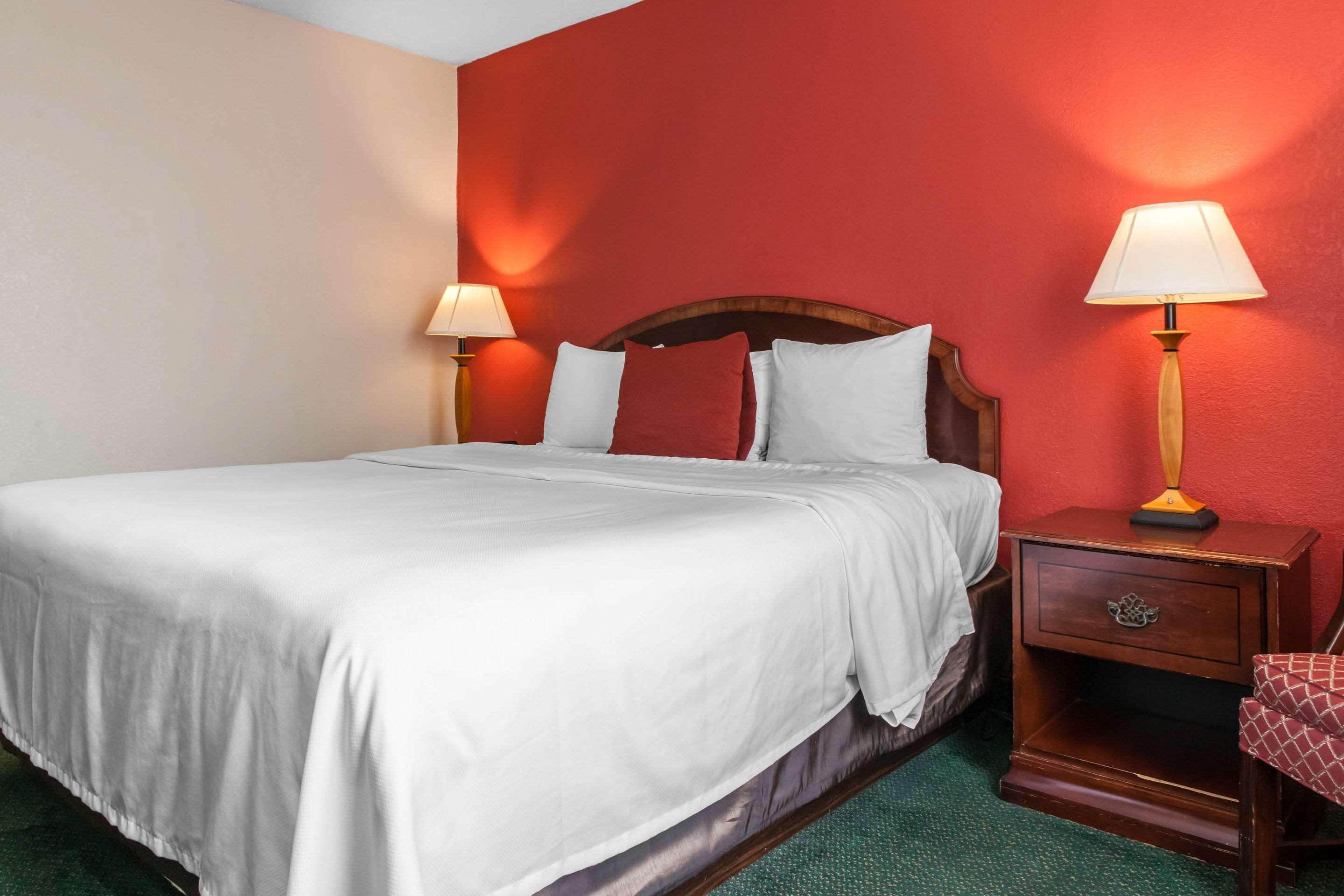 Days Inn And Suites By Wyndham Hammond, In Bagian luar foto